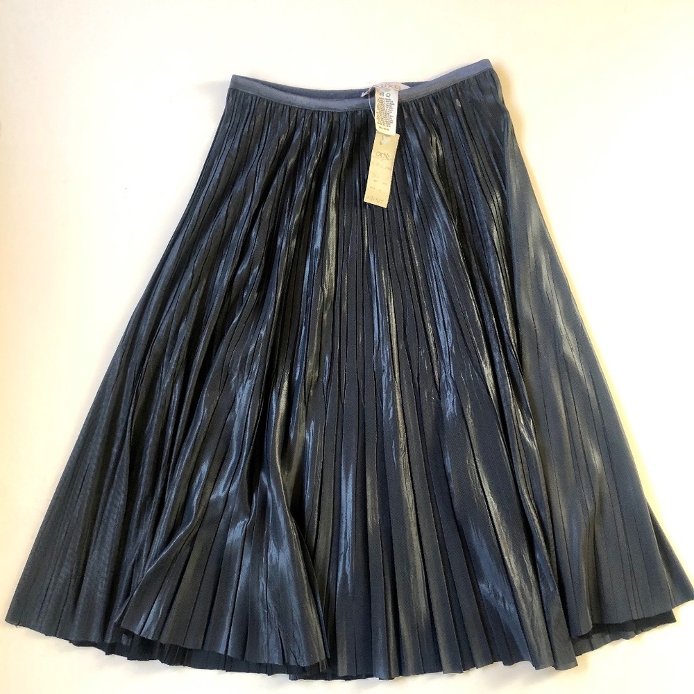 NWTs, Metallic Pleated Skirt by Cache’ LUXE
